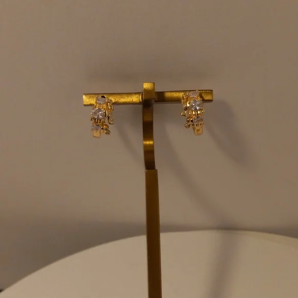 Hope Drop Earring Elephant With Zircon Gold Layered/Oro Laminado NWOT - Picture 2 of 15